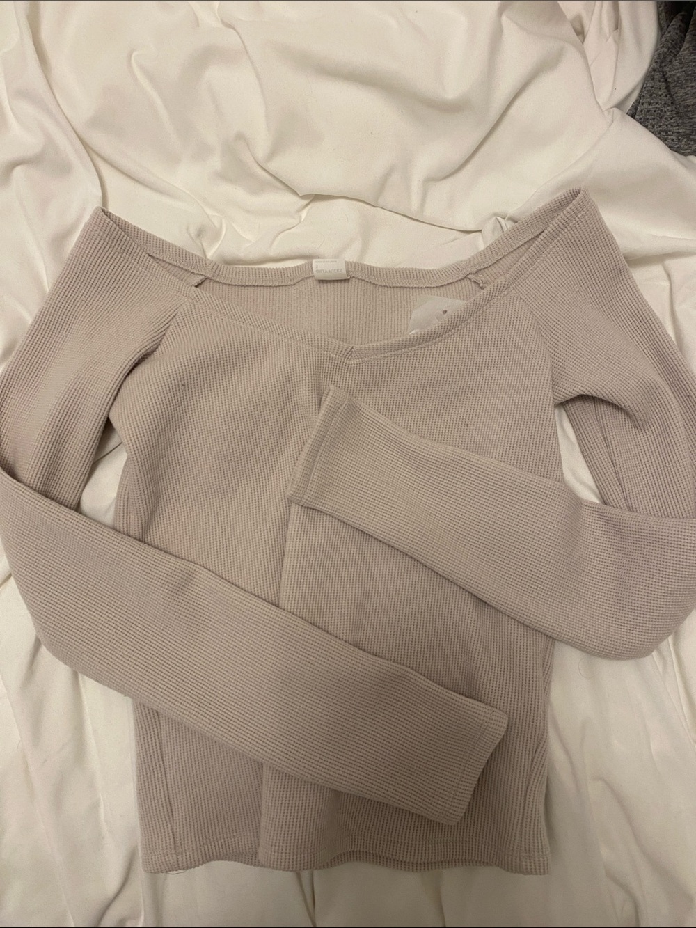 Gilly Hicks Off-the-Shoulder Ribbed Sweater — Light Taupe